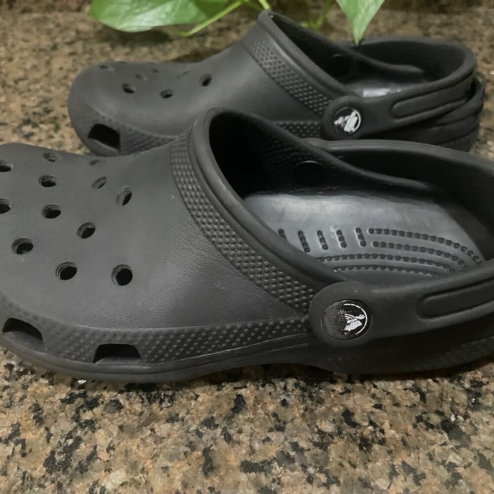 Junior Crocs Size 4